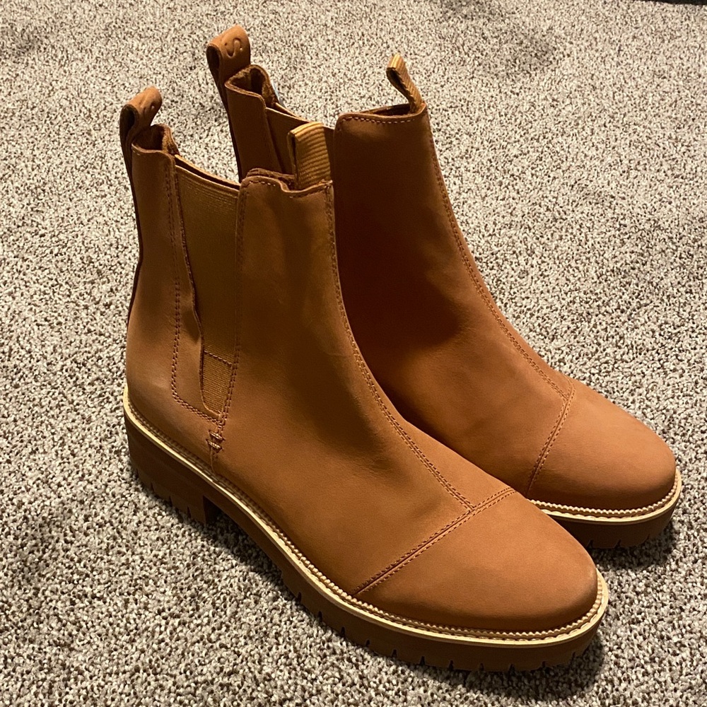 TOMS Women's Tan Dakota Ankle Boots